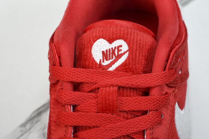 Nike Dunk Low GS “Valentine
