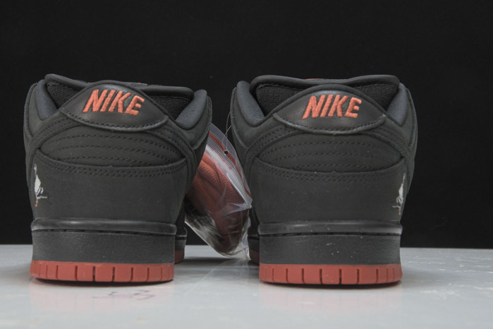 Nike SB Dunk Low Black Pigeon 883232-008