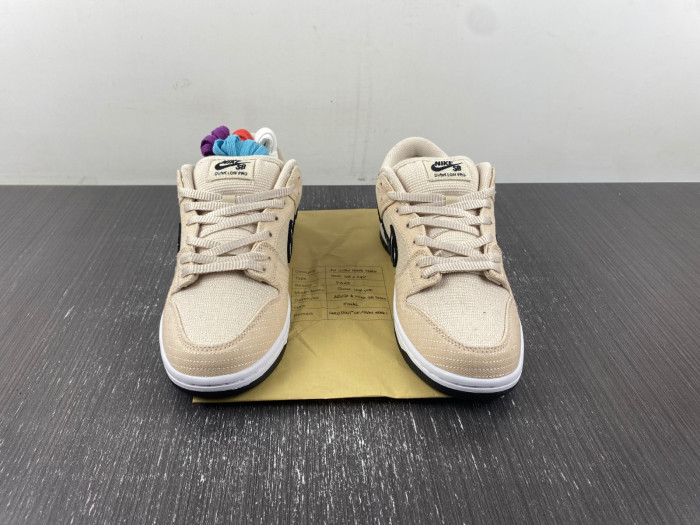 Albino & Preto x Nike Dunk SB Low  FD2627-200