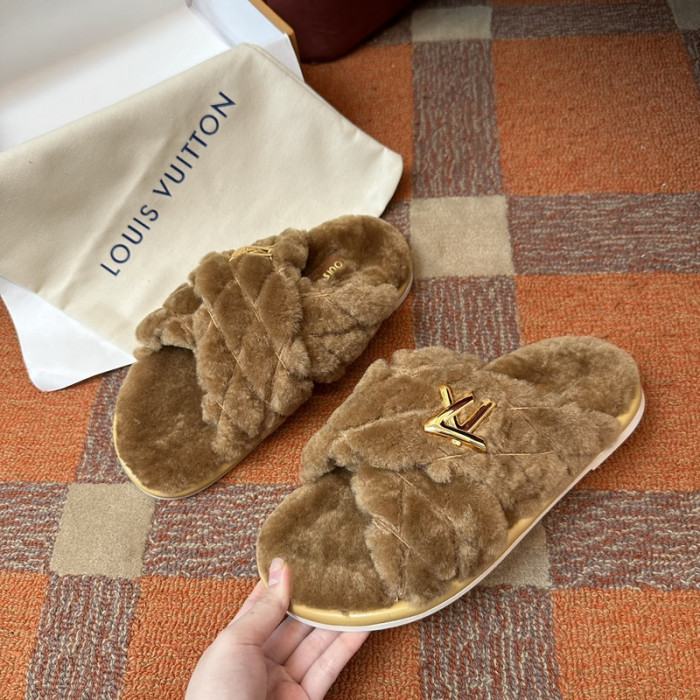 LV SLIPPERS
