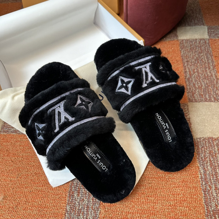 LV SLIPPERS