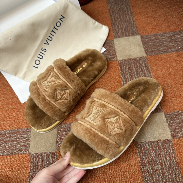 LV SLIPPERS