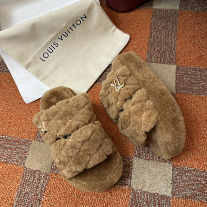 LV SLIPPERS