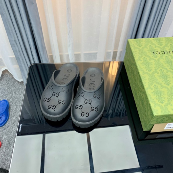 GUCC SLIPPERS