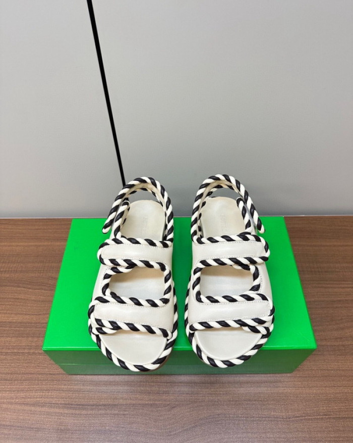 B0TTEGA VENETA  SLIDES