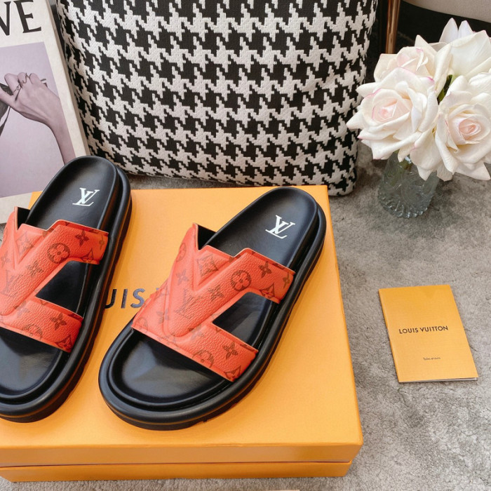 LV SLIPPERS