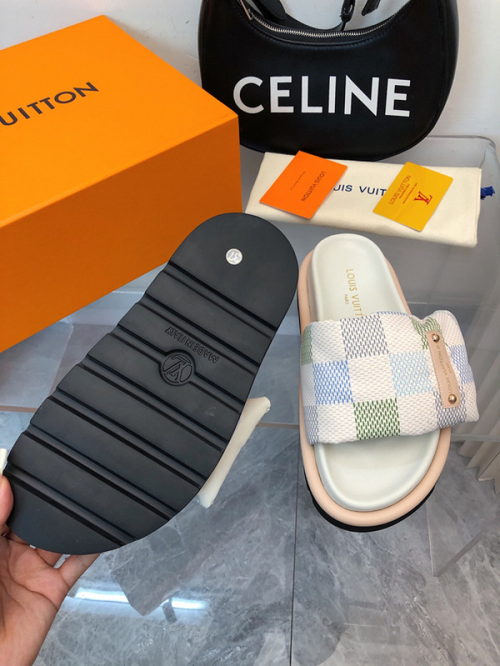 LV SLIPPERS