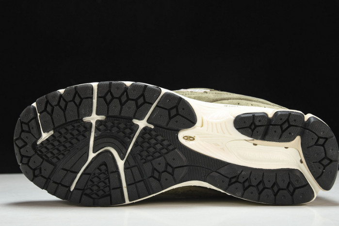 New Balance yeeshoes  M2002RHN