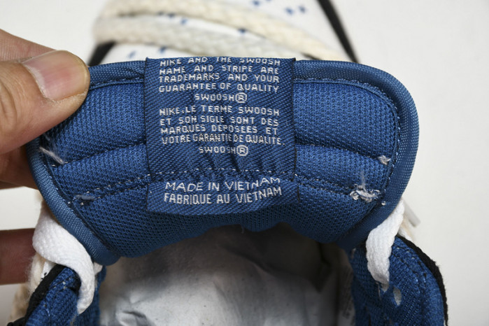 NIKE Dunk SB Low   DV0834101