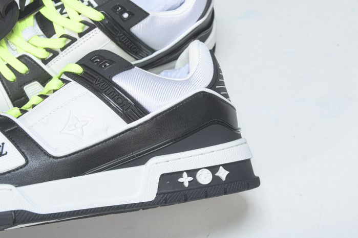LV SNEAKER LOW YEE-004