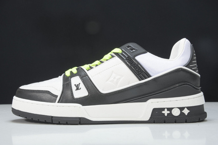 LV SNEAKER LOW YEE-004