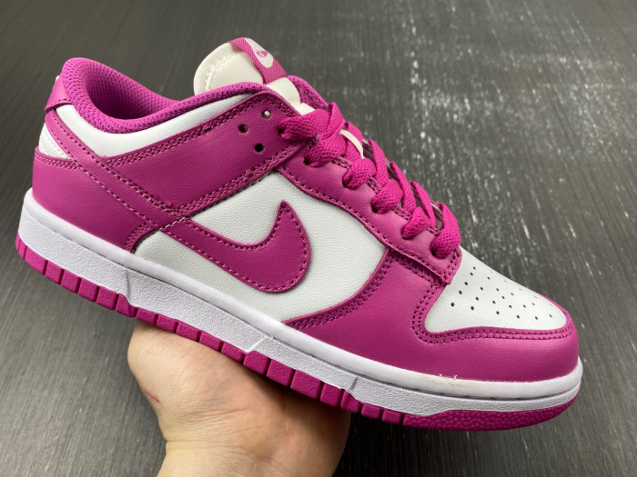 NIKE SB DUNK Low GS “Active Fuchsia  FJ0704-100