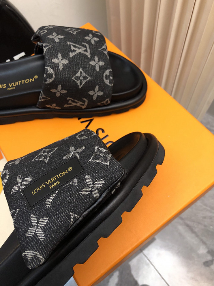 LV SLIPPERS