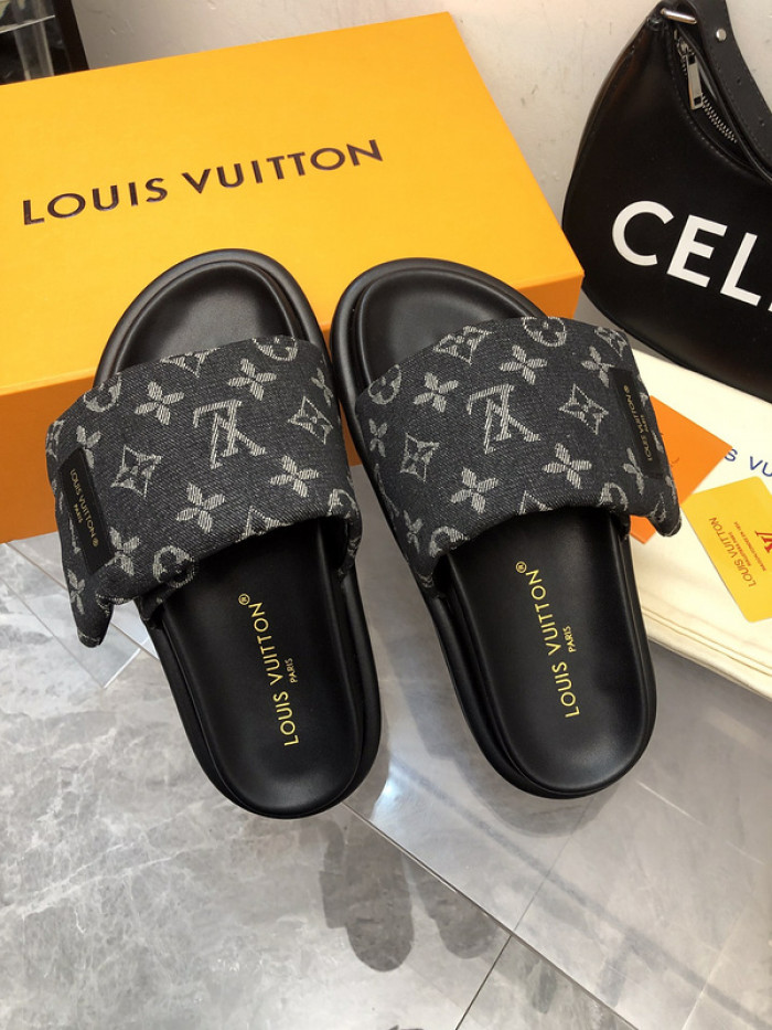 LV SLIPPERS