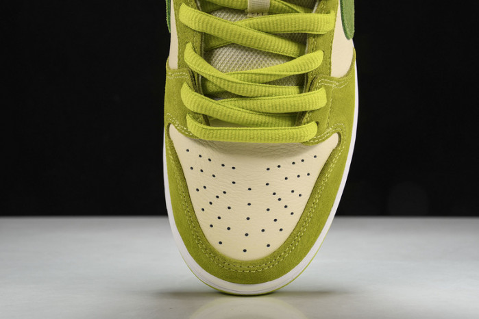 Nike Dunk Low "Green Apple"   DM0807-300