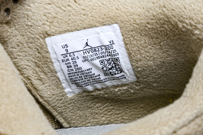 Air Jordan 4 Retro HV0823-200