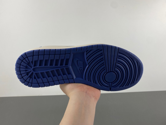 Air Jordan 1 Low  Fragment x Travis Scott x Supreme  SJ2068-127