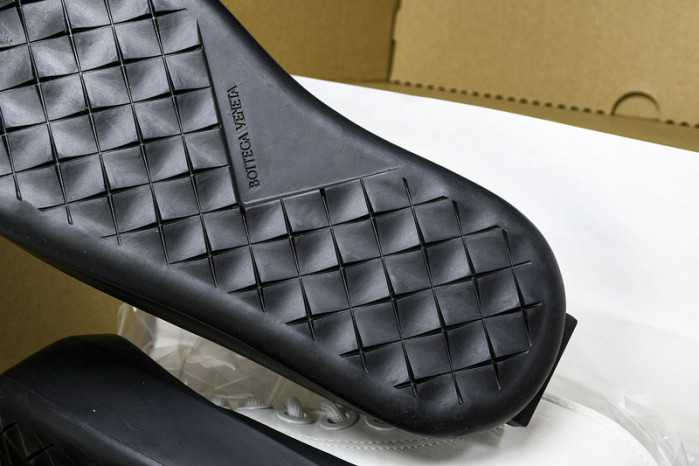 BOTTEGA VENETA  JUMBO SNEAKER