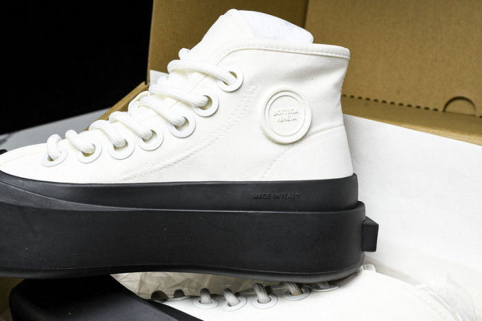 BOTTEGA VENETA  JUMBO SNEAKER