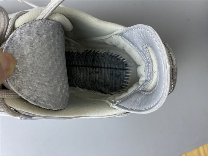 BLCG 5.0 TYREX 20SS RUNWAY SLIVER GREY 617517 W2WA1 8100