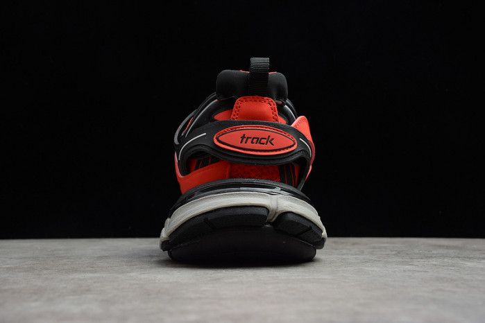 BLCG Track Trainer  Red And Black 542023 W1GB8 5201